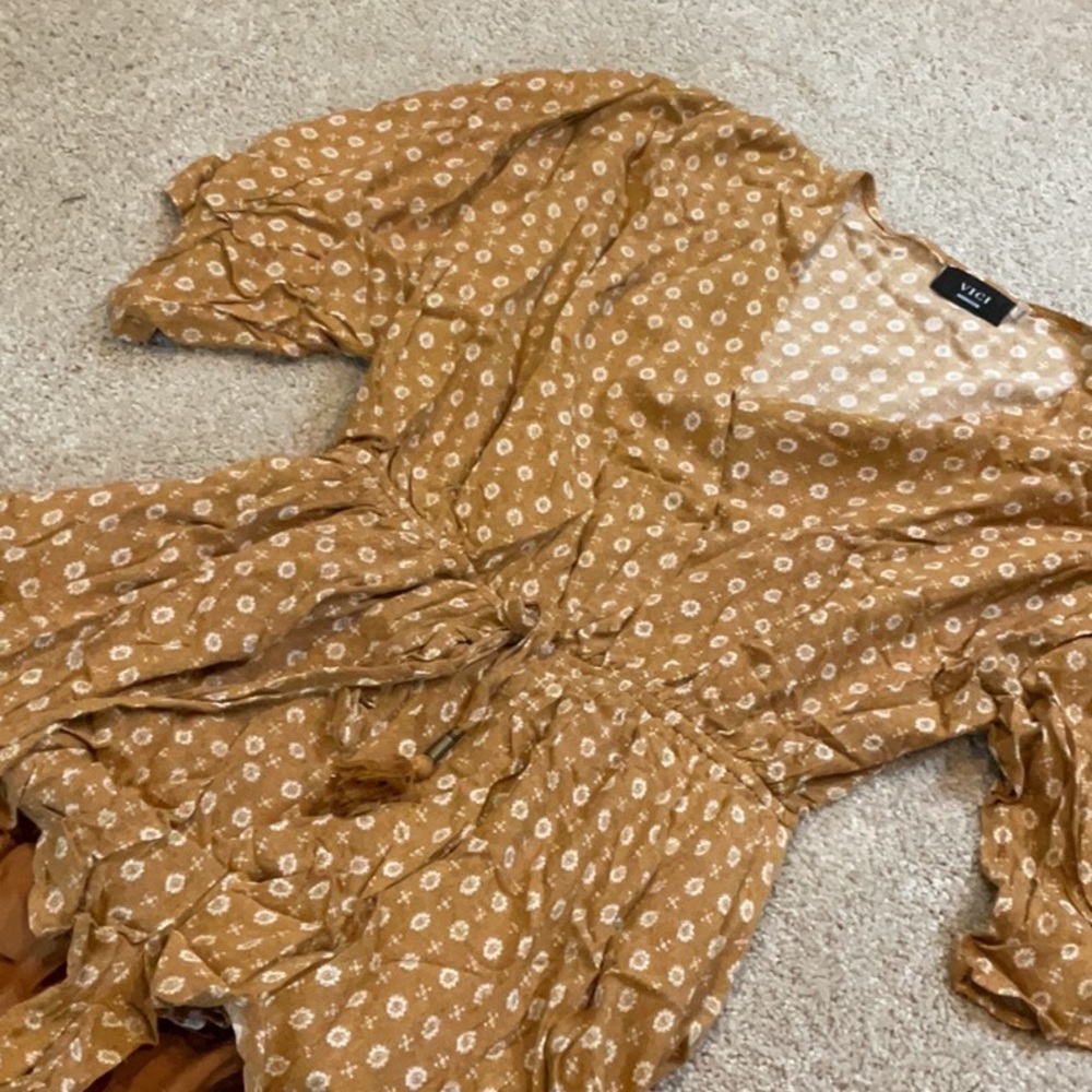 Medium vici dress mustard and white